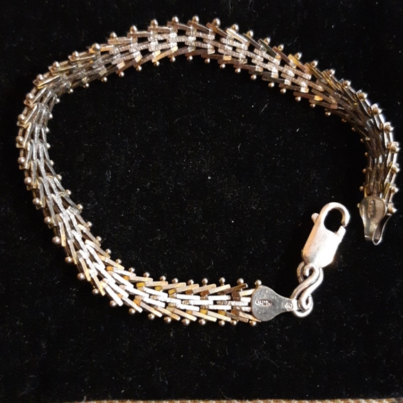 🎶Host Pick🎵Vintage Diamond Cut Sterling Silver Bracelet made in Italy - Picture 3 of 4
